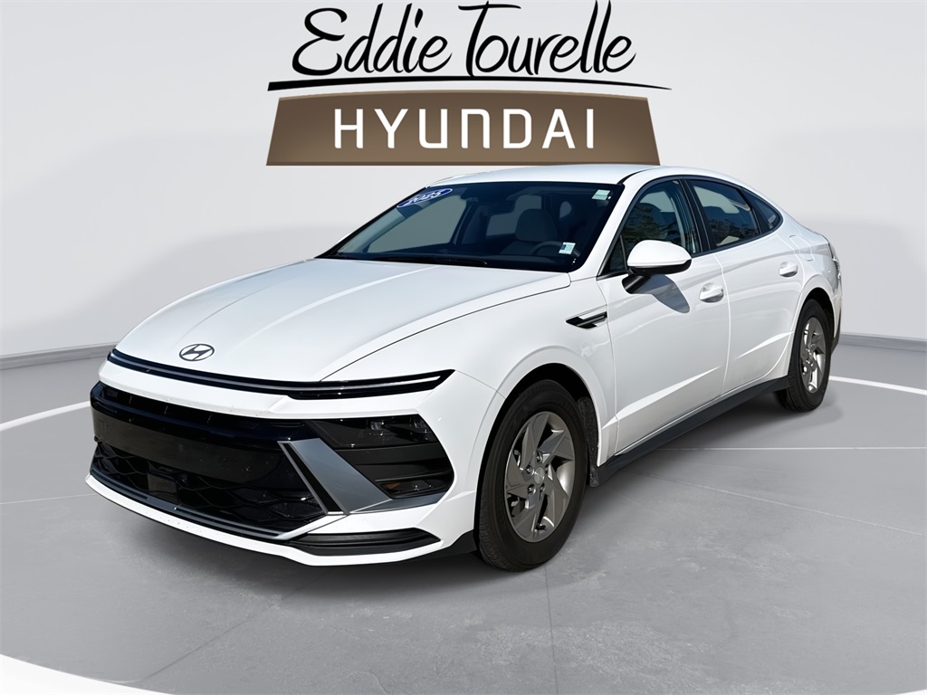 2025 Hyundai Sonata SE's photo