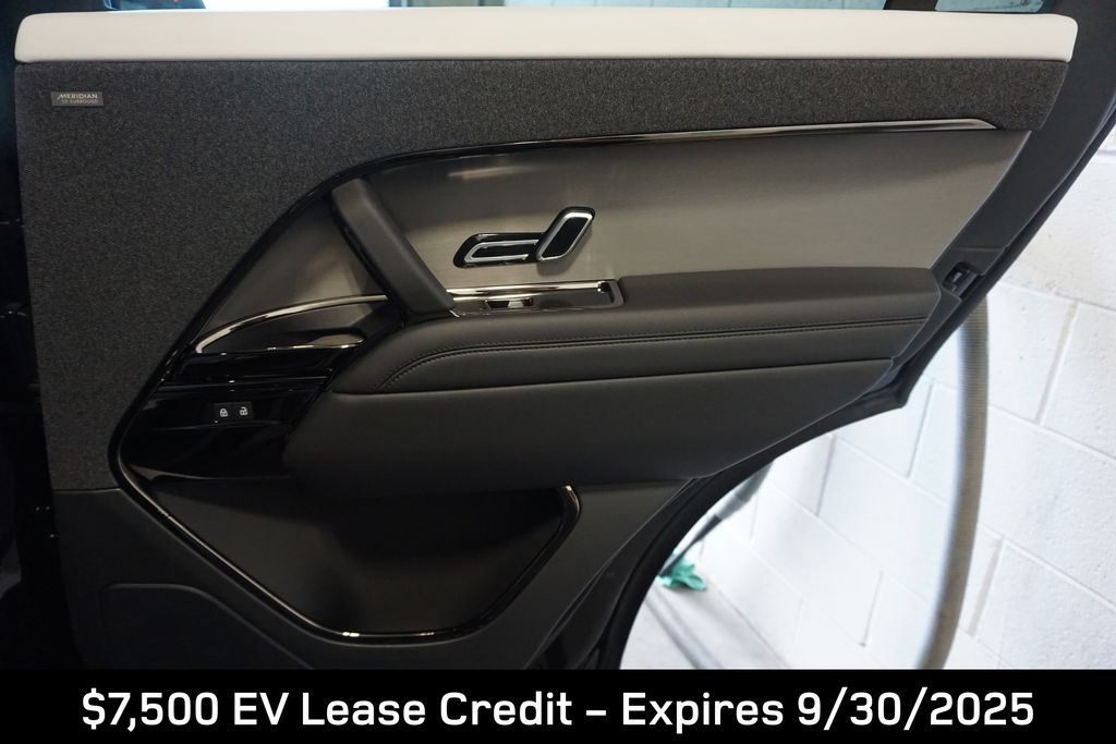 2025 Land Rover Range Rover Sport SE photo 23