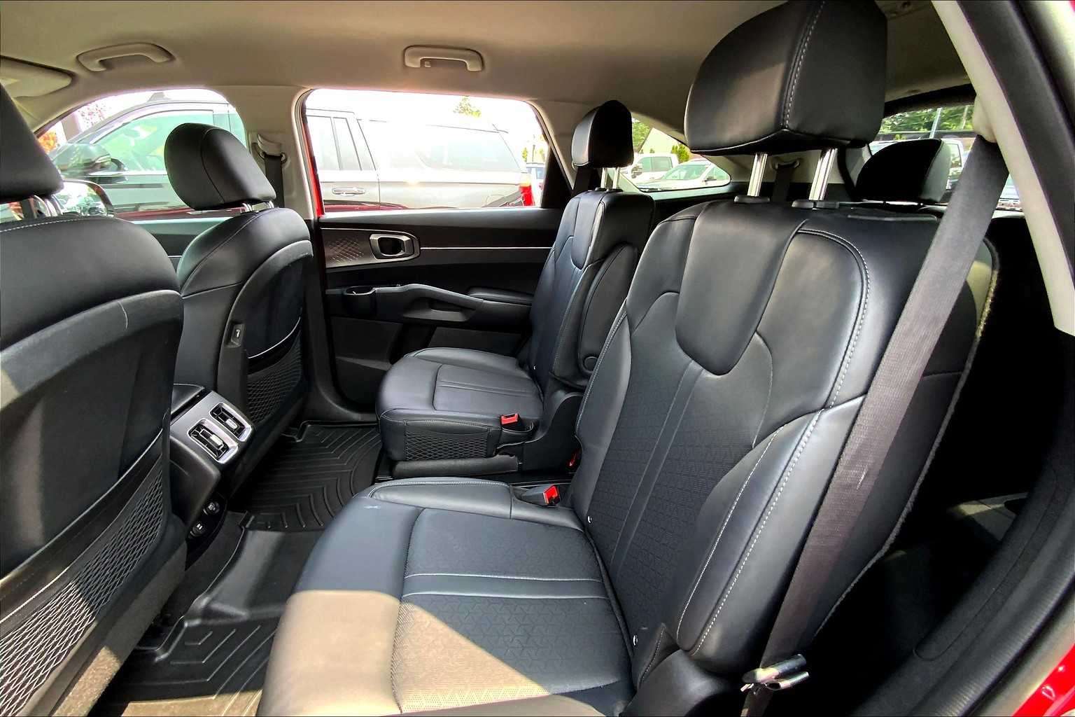 2022 Kia Sorento Hybrid S photo 19