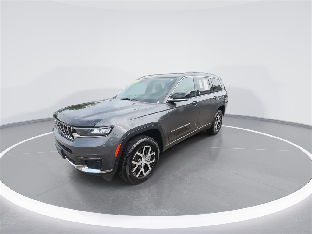 2024 Jeep Grand Cherokee Limited photo 2