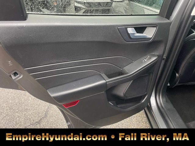 2022 Ford Escape Titanium photo 14