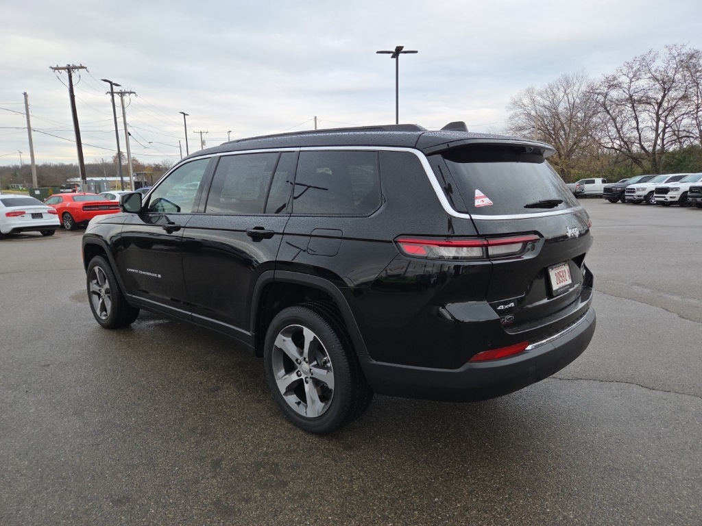 2025 Jeep Grand Cherokee Limited photo 2