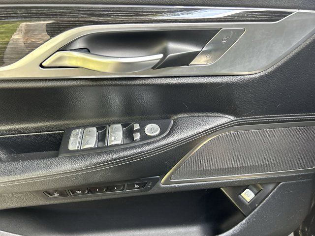2020 Bmw 745e xDrive Sedan photo 9