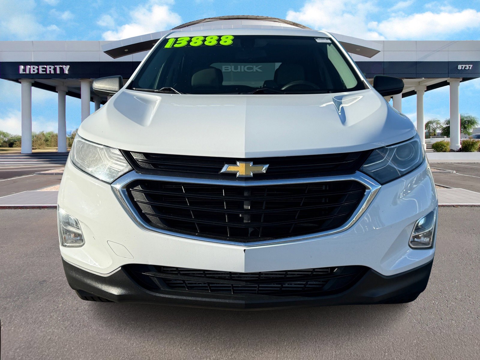 2018 Chevrolet Equinox LS photo 2
