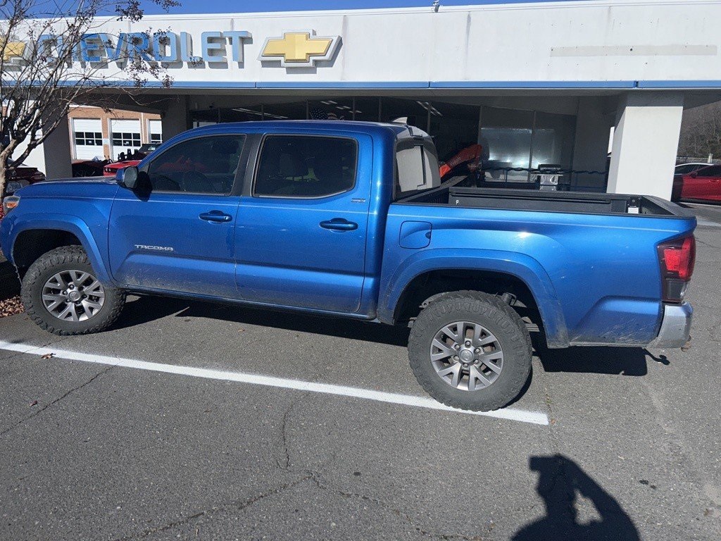 2018 Toyota Tacoma SR5 photo 3