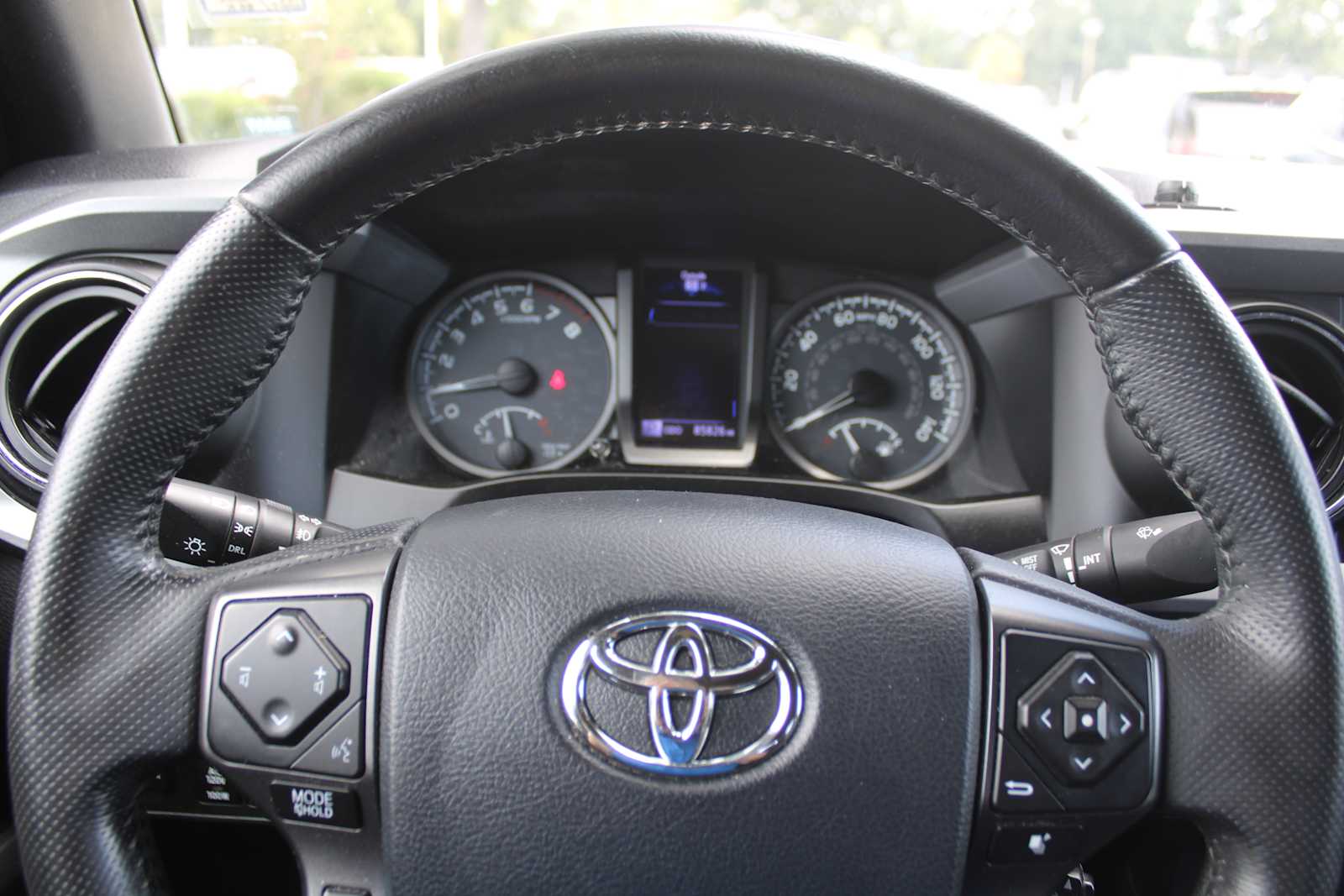 2019 Toyota Tacoma TRD Sport photo 31