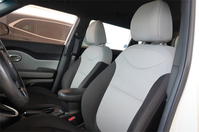 2016 Kia Soul Base photo 13
