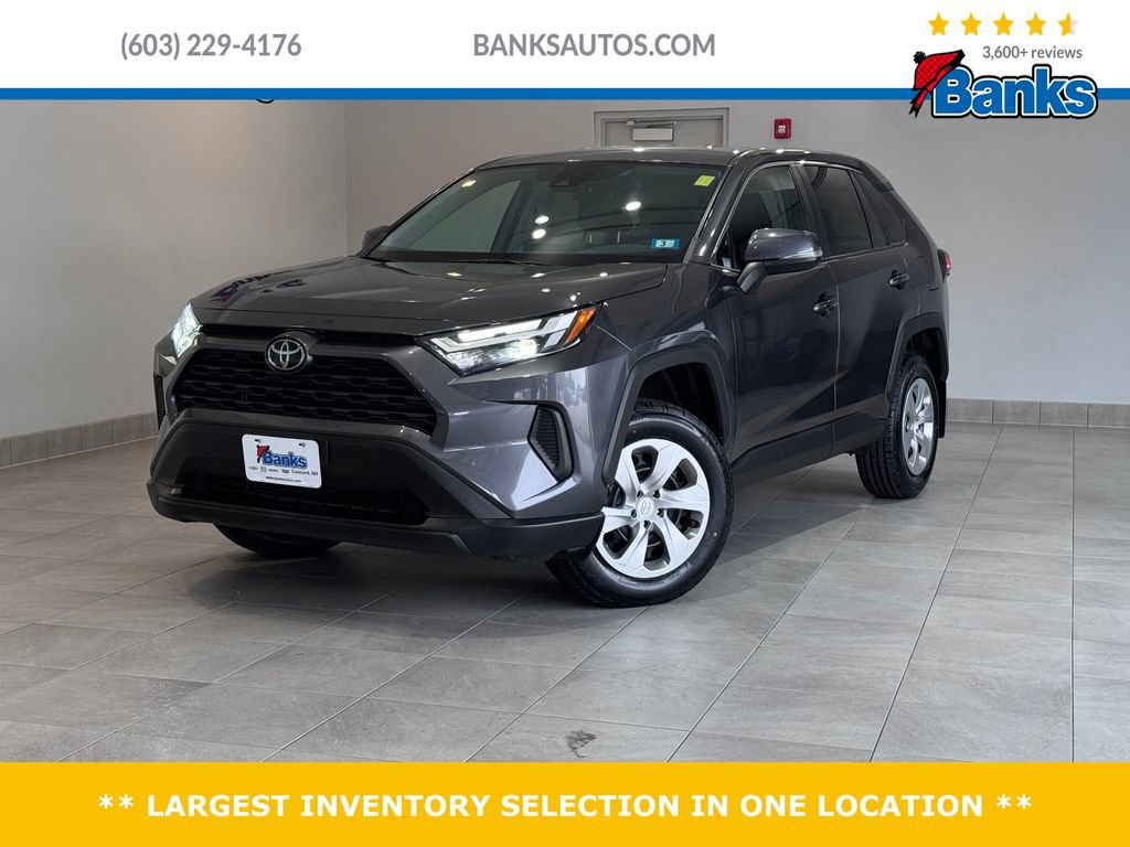 2023 Toyota RAV4 LE's photo