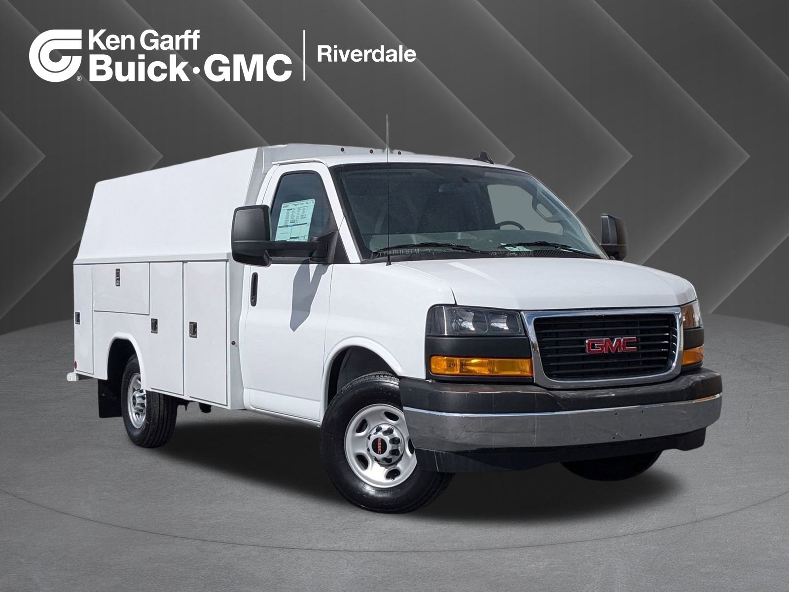 2025 GMC Savana Cutaway Work Van's photo