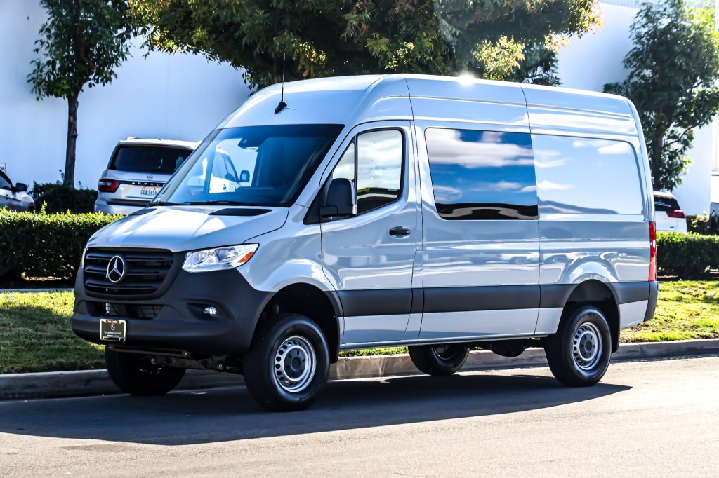 New 2024 MercedesBenz Sprinter Crew Van Minivan/Van in Costa Mesa 