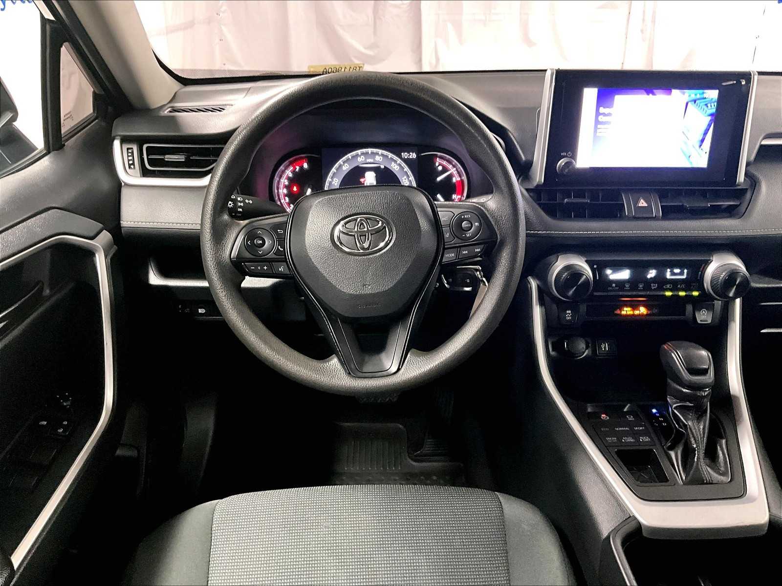 2023 Toyota RAV4 LE photo 17