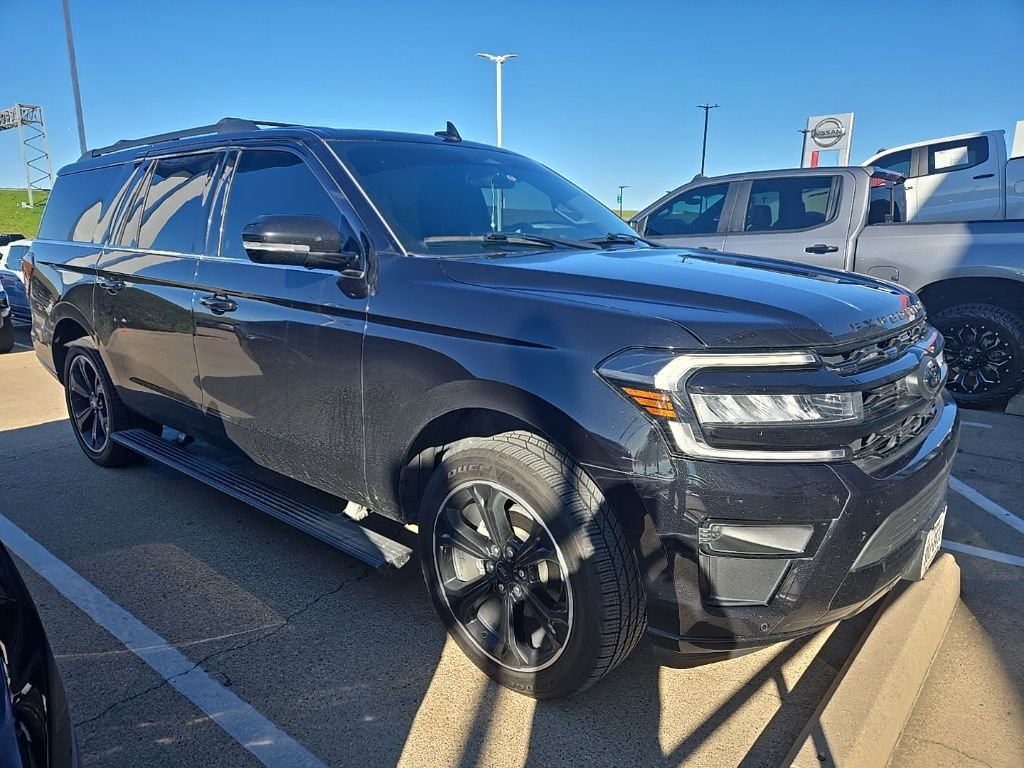 2022 Ford Expedition MAX Limited photo 2
