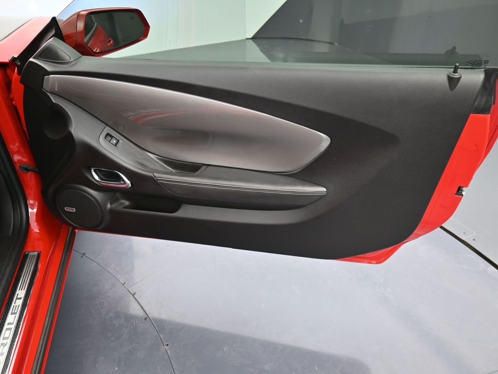 2010 Chevrolet Camaro SS photo 17