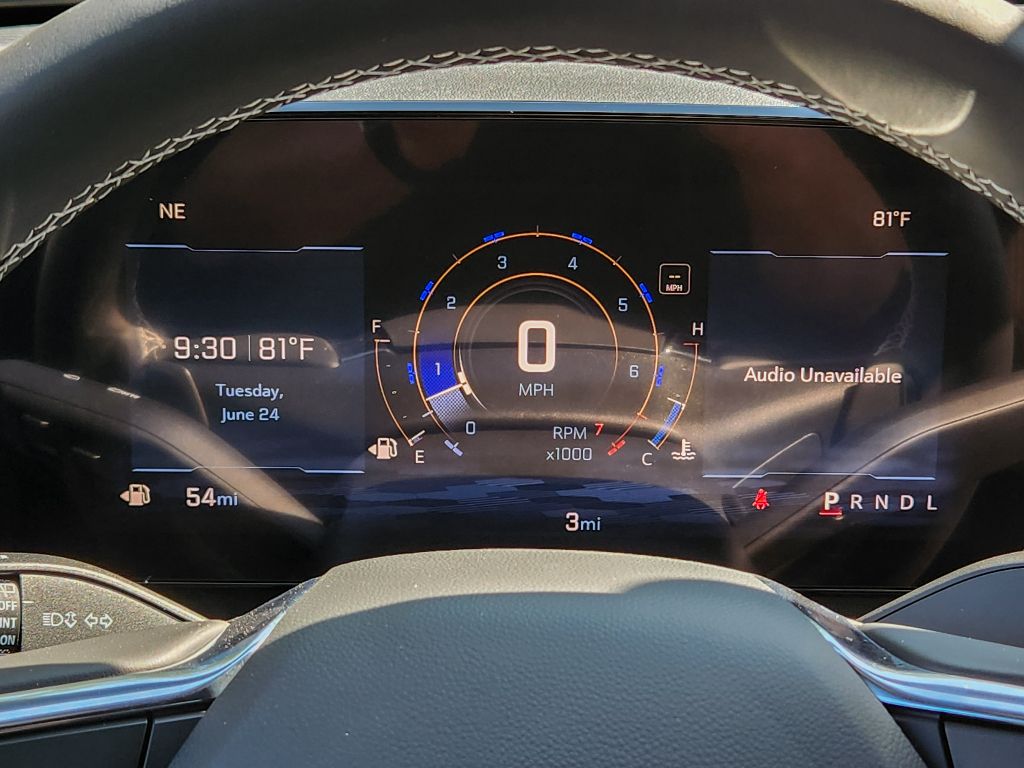 2025 Chevrolet Traverse photo 2