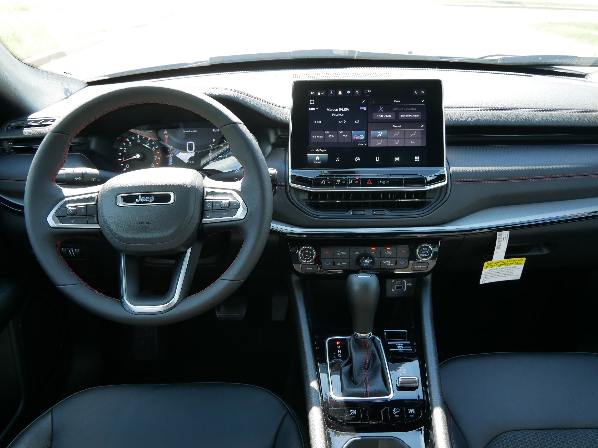 2025 Jeep Compass Trailhawk photo 7