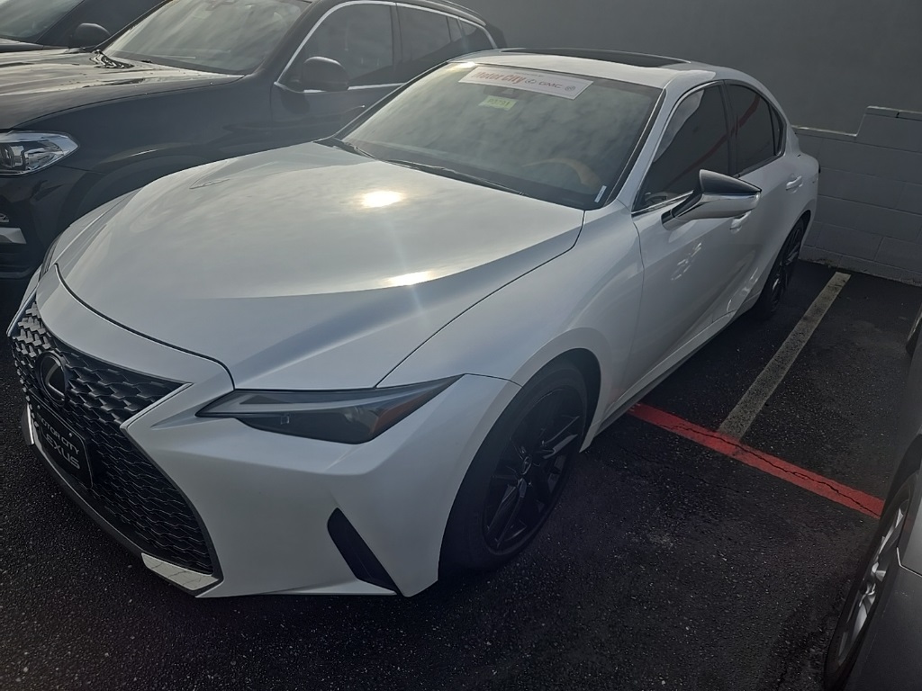 2023 Lexus IS 300's photo