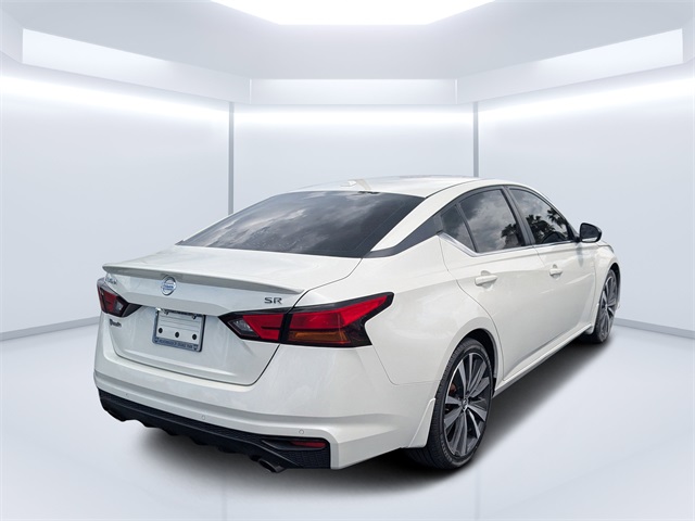 2020 Nissan Altima 2.5 SR photo 2