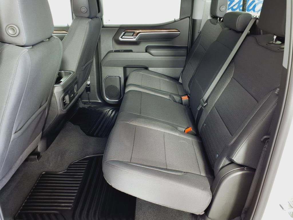 2025 Chevrolet Silverado 1500 RST photo 15