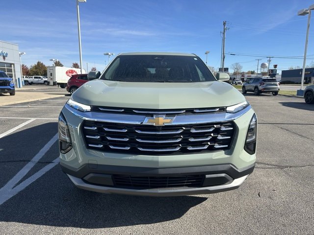 2026 Chevrolet Equinox LT photo 2