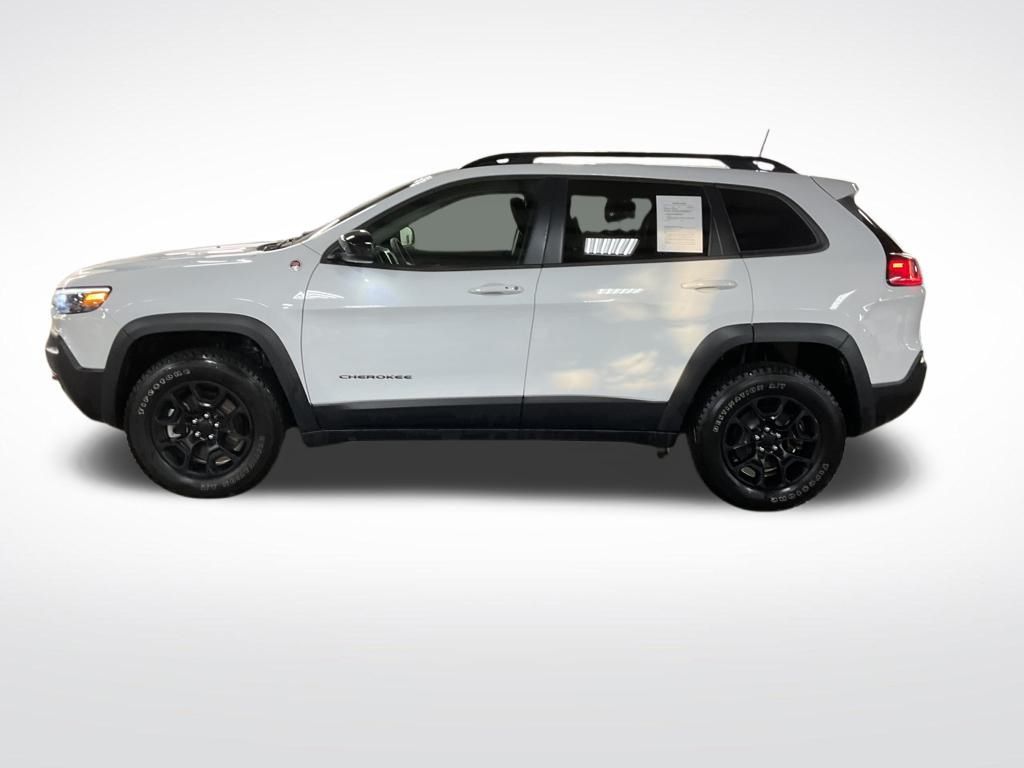 2022 Jeep Cherokee Trailhawk photo 2