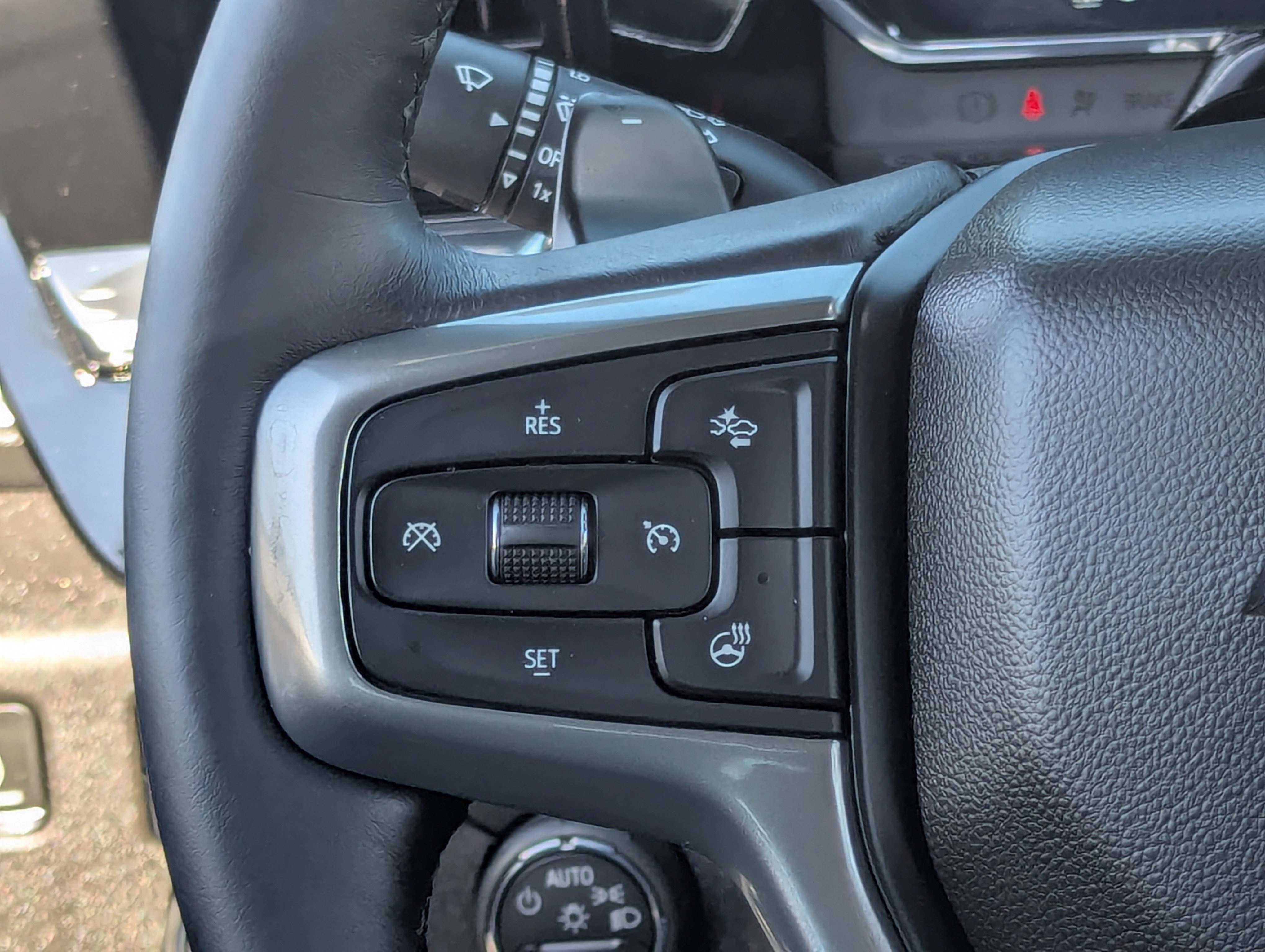 2023 Chevrolet Silverado 1500 LTZ photo 2