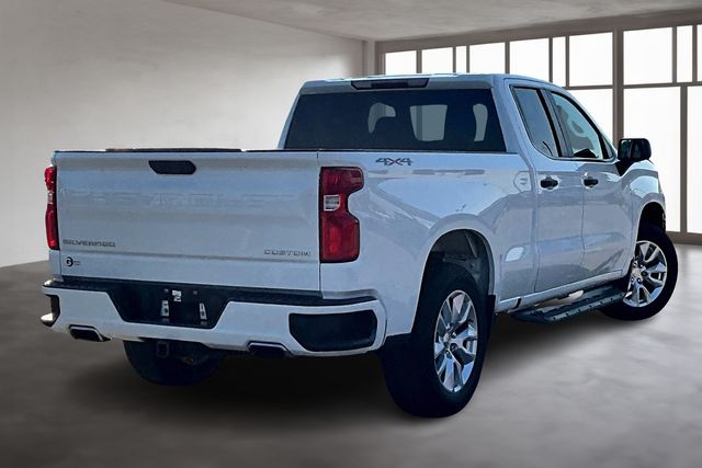 2019 Chevrolet Silverado 1500 Custom photo 3