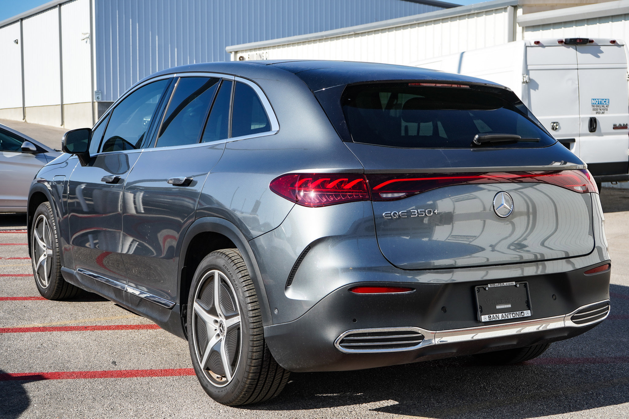 2023 Mercedes Benz EQE-Class SUV photo 9