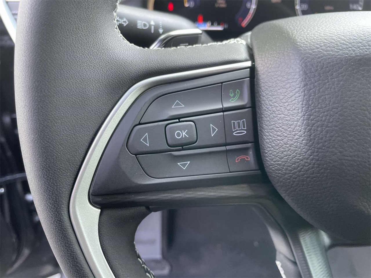2025 Jeep Grand Cherokee Laredo photo 24