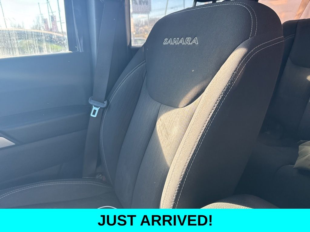 2017 Jeep Wrangler Unlimited Sahara photo 2