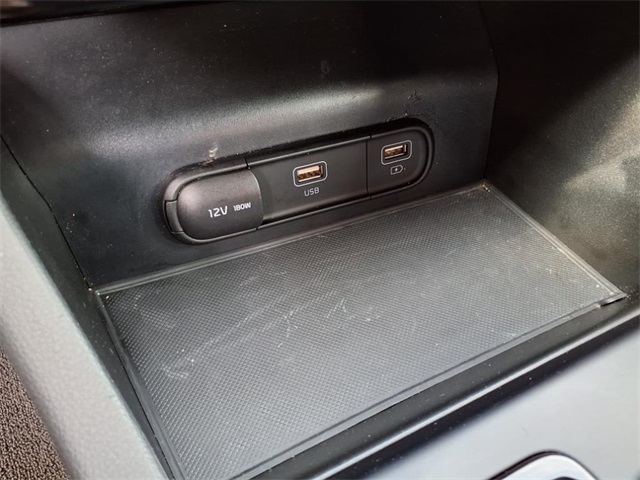 2022 Kia K5 GT-Line photo 15