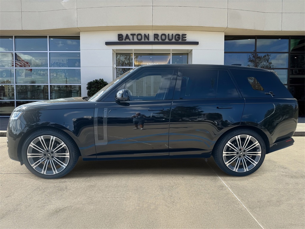 2023 Land Rover Range Rover SE photo 5