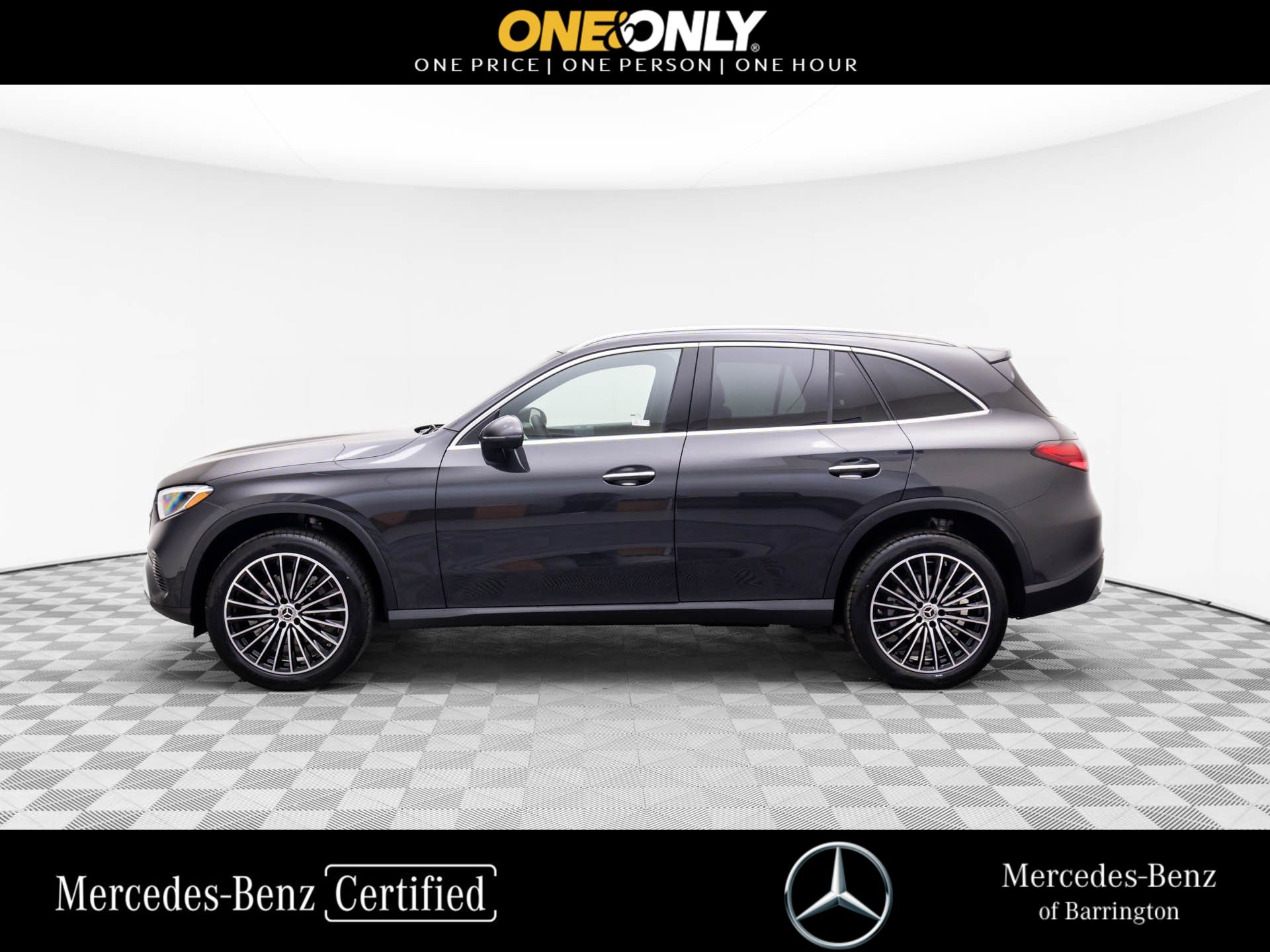 2025 Mercedes Benz GLC 300 4MATIC photo 2