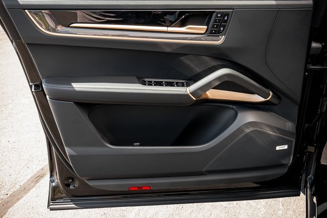 2025 Porsche Cayenne Turbo GT photo 5