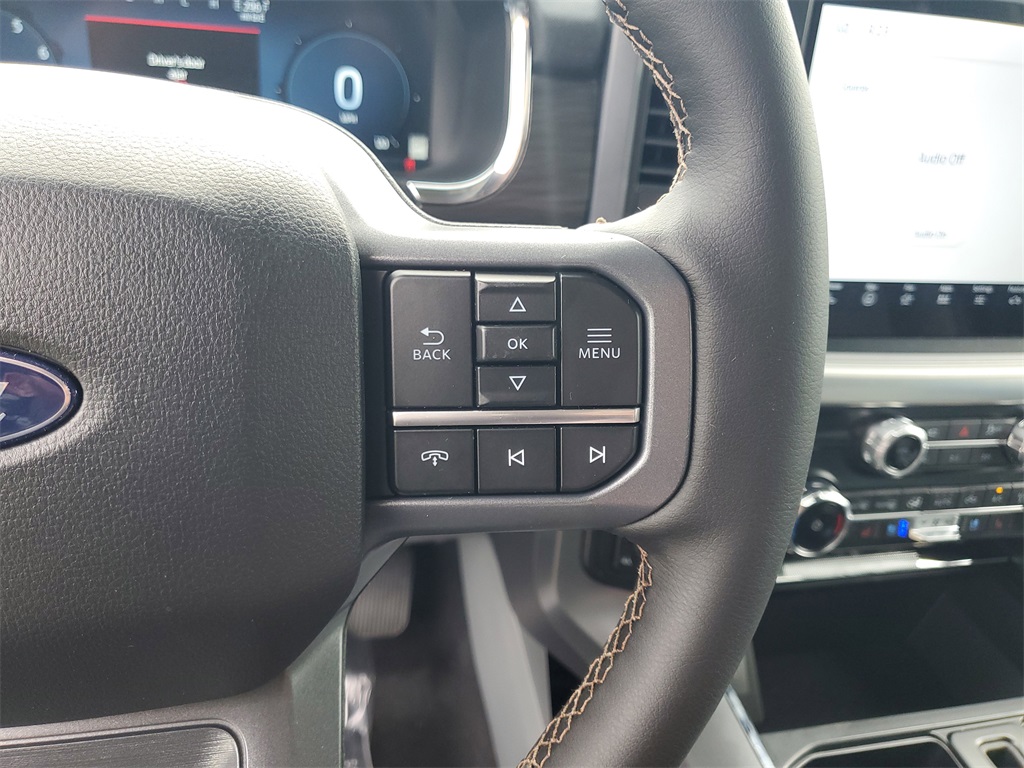 2025 Ford F-150 Lariat photo 12