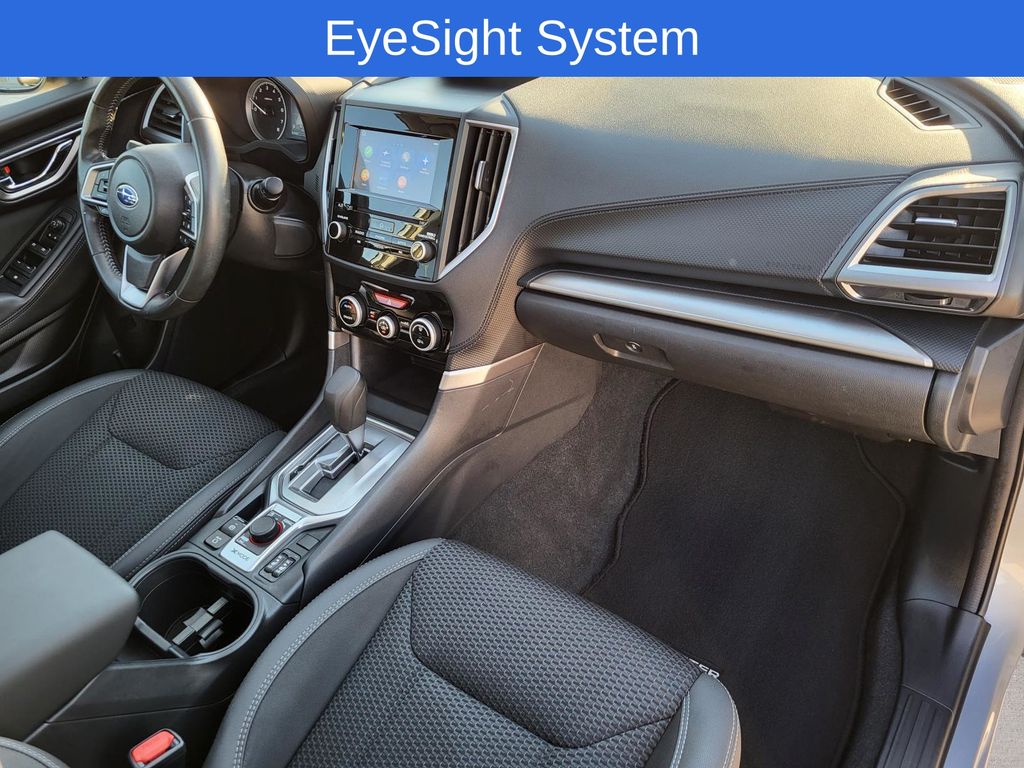 2023 Subaru Forester Premium photo 5