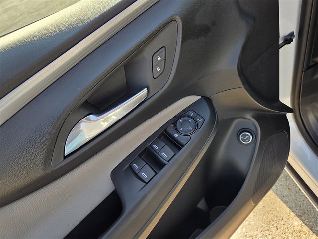 2025 Buick Envista Avenir photo 13