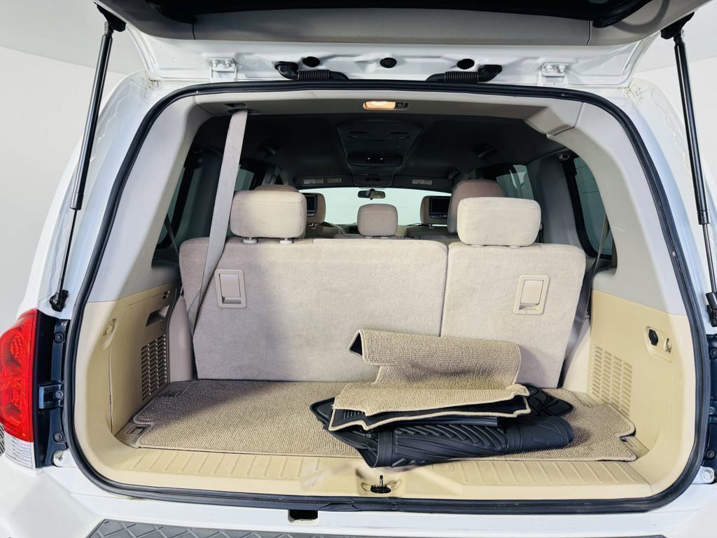 Used 2014 White Nissan SV image 23