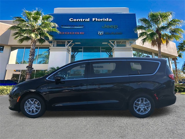 2026 Chrysler Voyager LX photo 7