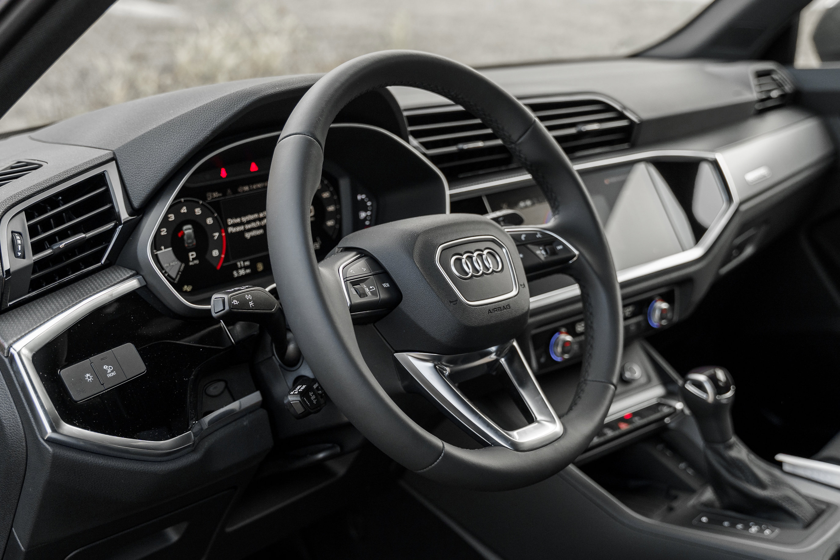 2025 Audi Q3 S line Premium photo 4