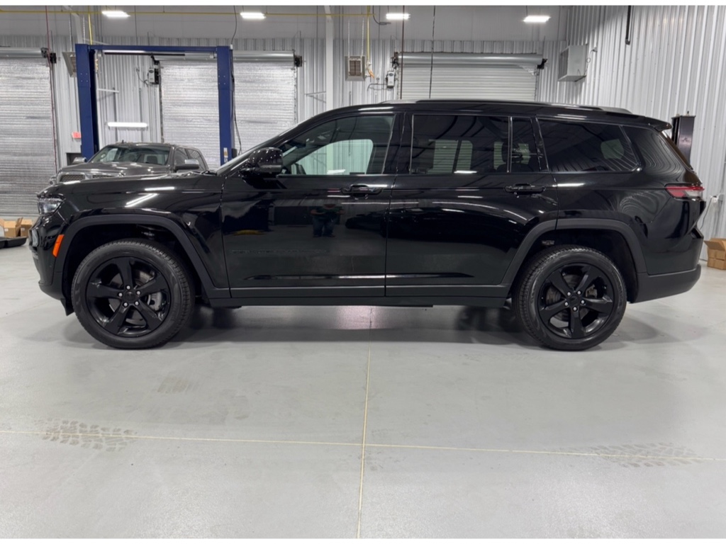 2025 Jeep Grand Cherokee Altitude X photo 2