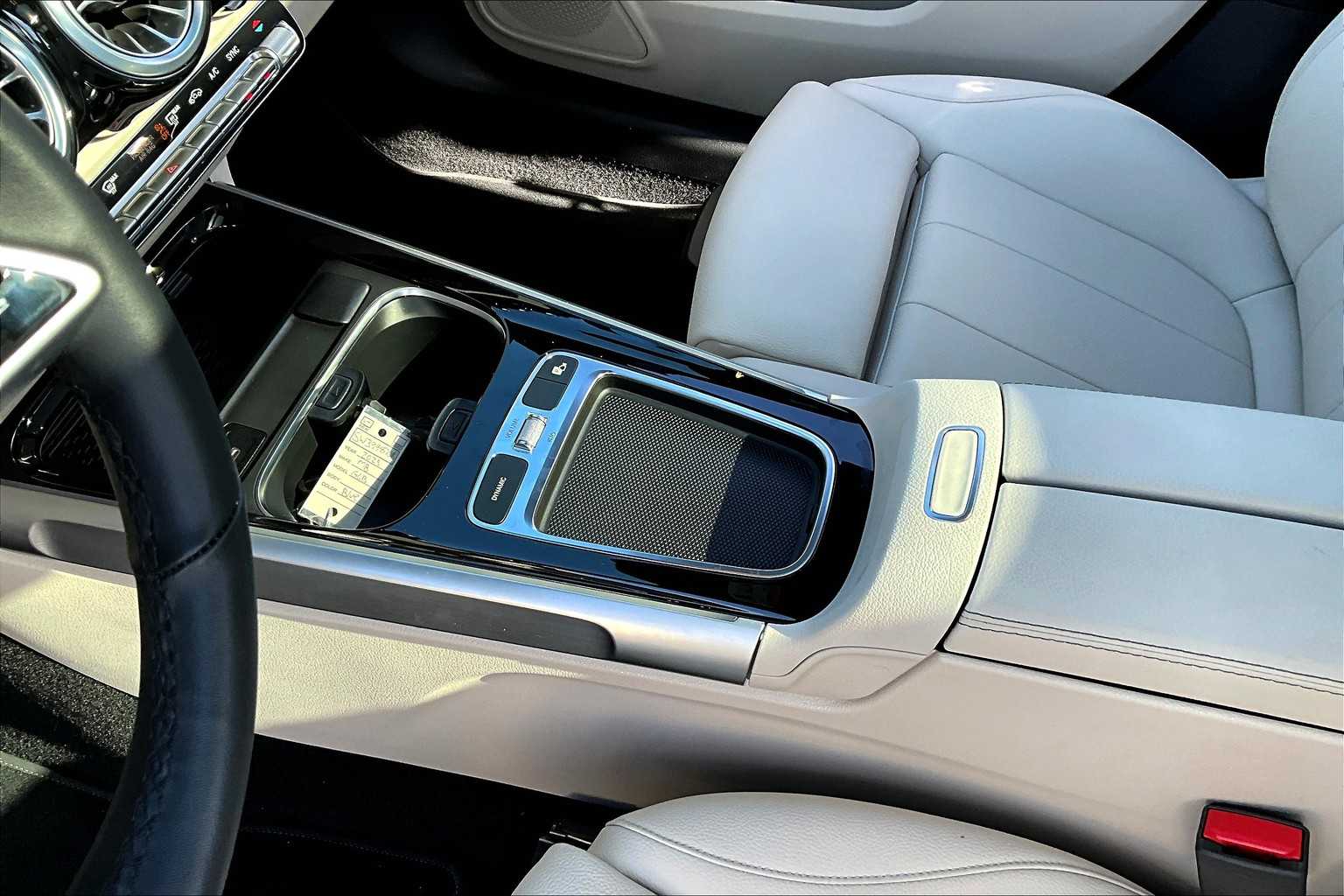 2025 Mercedes Benz GLB 250 photo 15
