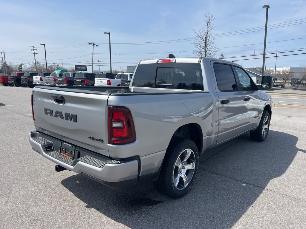 2025 Ram 1500 Tradesman photo 3