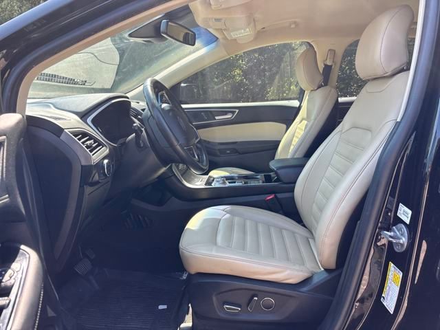 2019 Ford Edge SEL photo 5