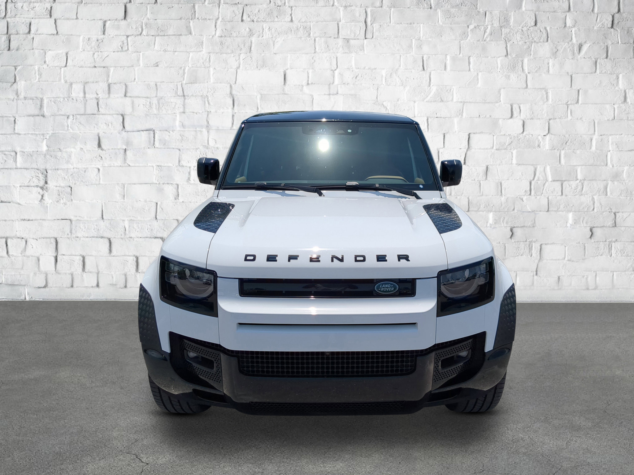 2025 Land Rover Defender X-Dynamic SE photo 2