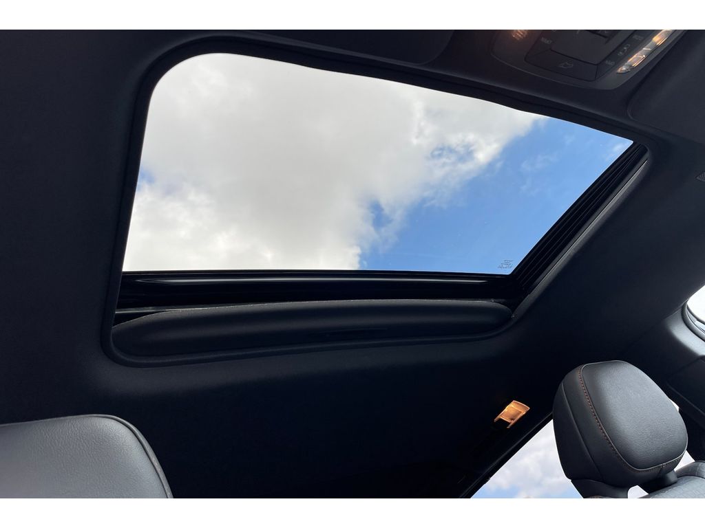 2022 Toyota Sienna XSE photo 20