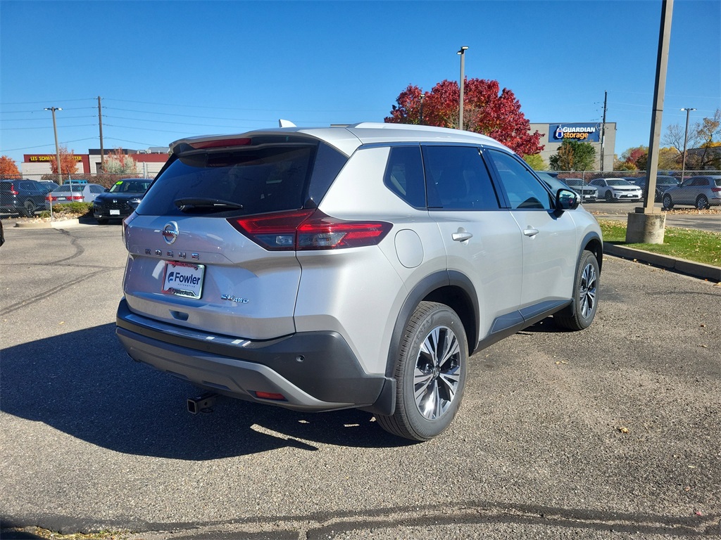 2021 Nissan Rogue SV photo 2