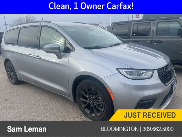 2021 Chrysler Pacifica Touring L's photo