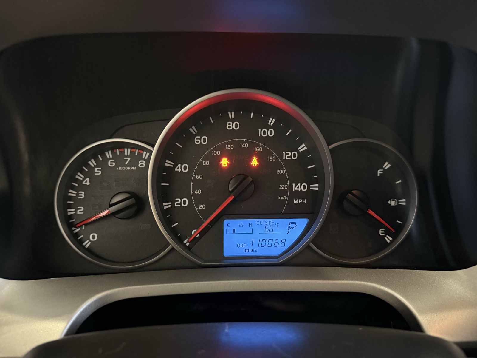 2016 Toyota RAV4 LE photo 3