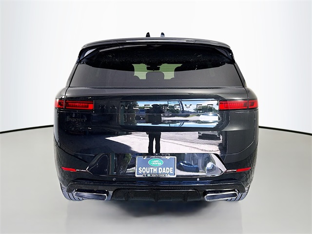 2025 Land Rover Range Rover Sport SE photo 4