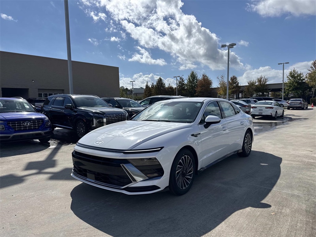2025 Hyundai Sonata Hybrid SEL's photo